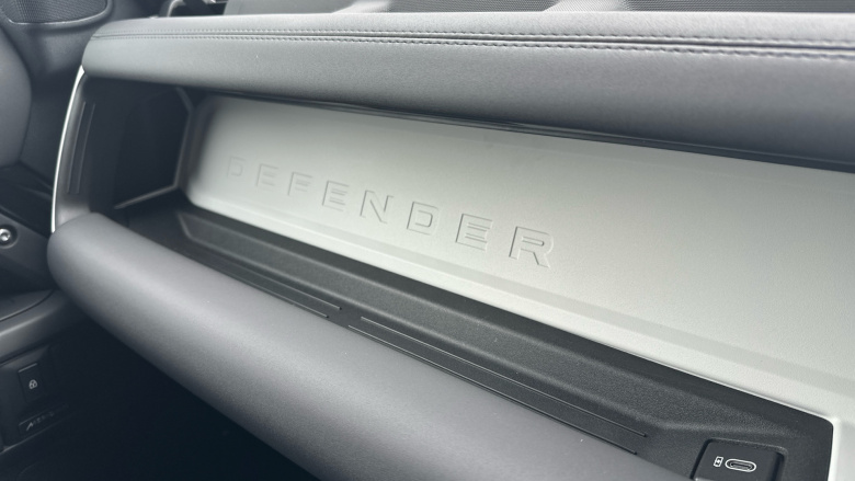 Land Rover Defender 3.0 D350 X-Dynamic SE 110 5dr Auto Diesel Estate